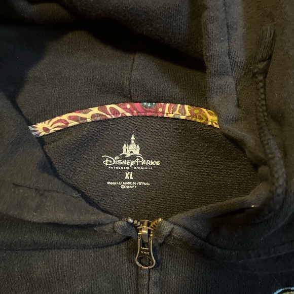 vintage disney sweatshirt with beautiful patchwork - Picture 4 of 4